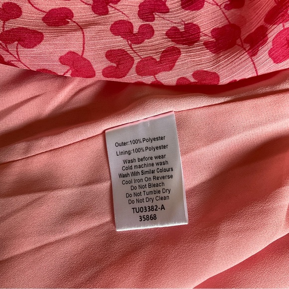 TUSSAH Brianca Mini Dress ‘Pink Roses’ AU 18 $50 💖 - Picture 8 of 15